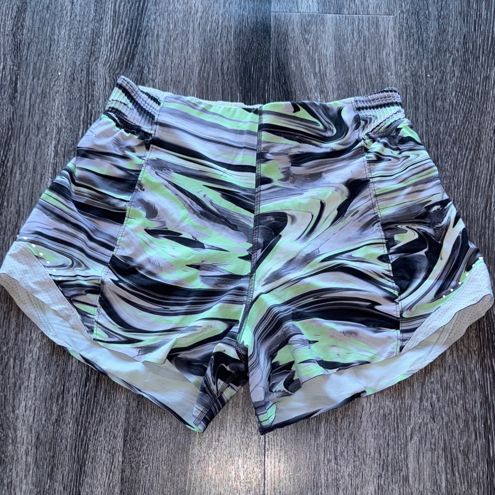lululemon athletica Women's Swirl Print Shorts